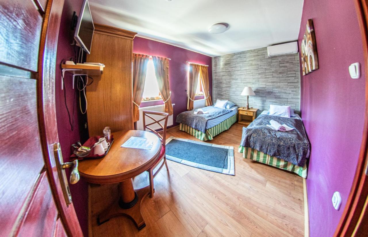 Borhotel Sziluett Farkasmaly Gyongyos Exterior photo